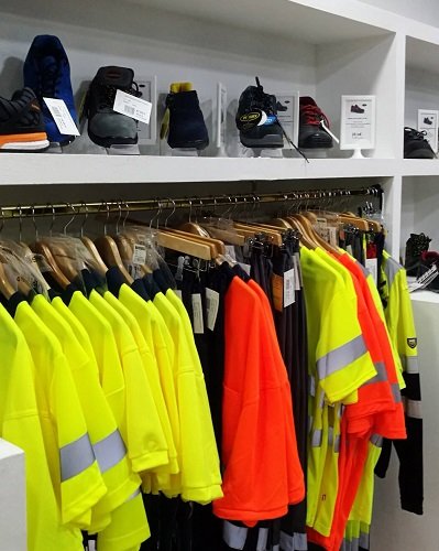 Indumenti da lavoro: Requisiti generali secondo le normative europee